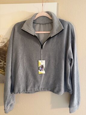 Halara sparkle pullover sweatshirt